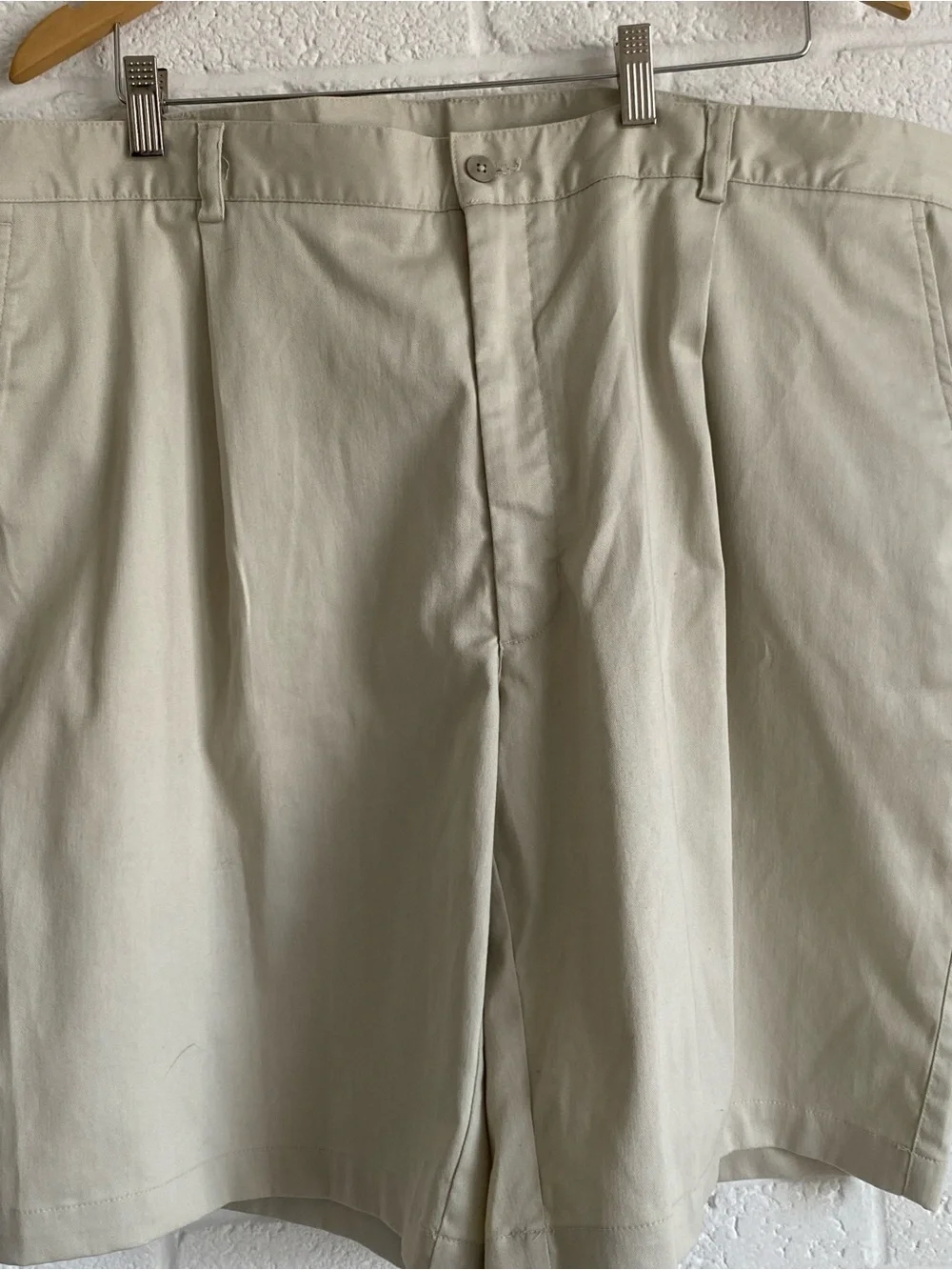 Nike Golf Pleated Flat Front Shorts Beige Khaki Chino Mens Size 42 Classic